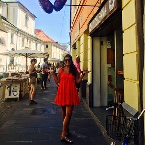 Meet your Posher, Laura